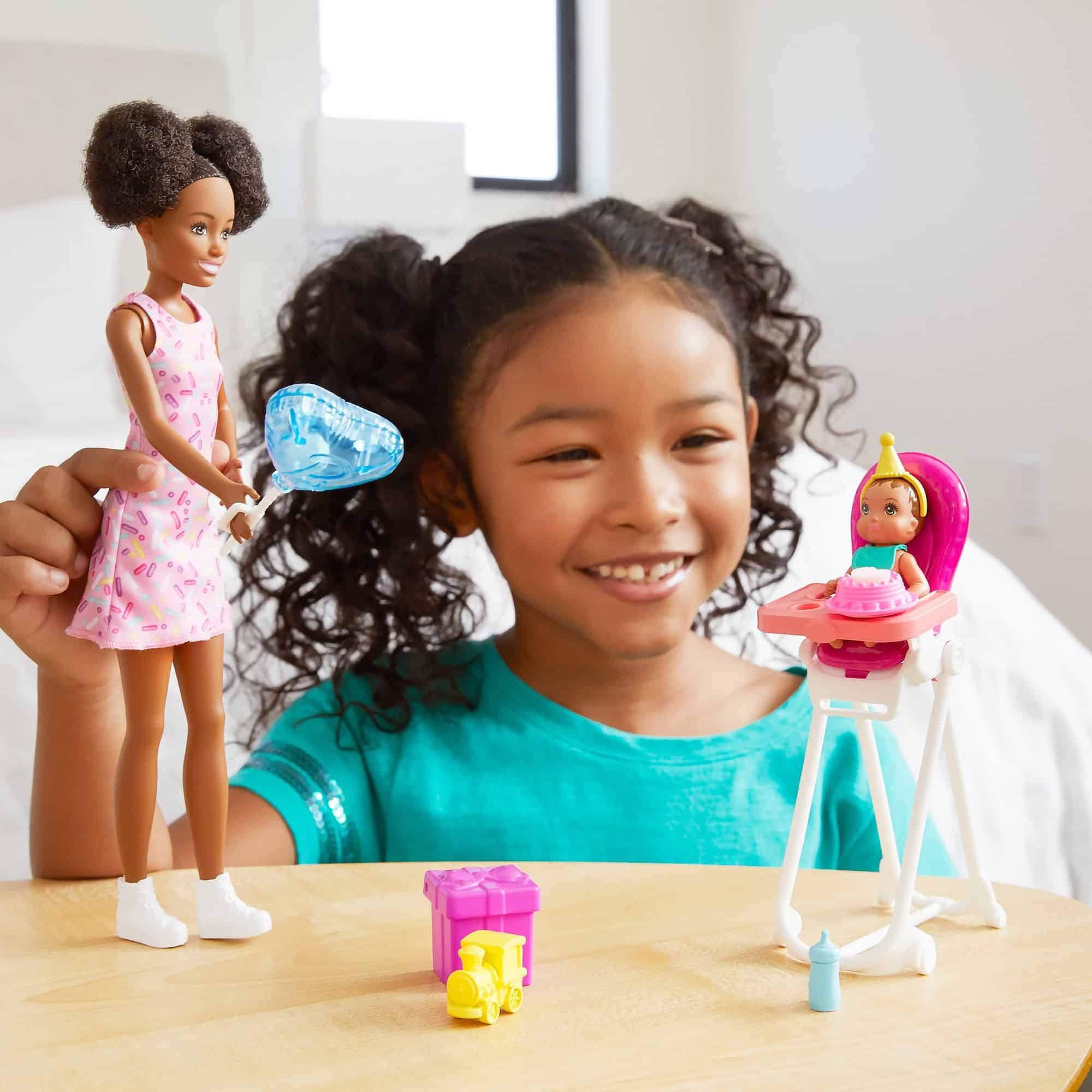 Barbie - Skipper Babysitters Inc - Party-Themed African American Doll Playset