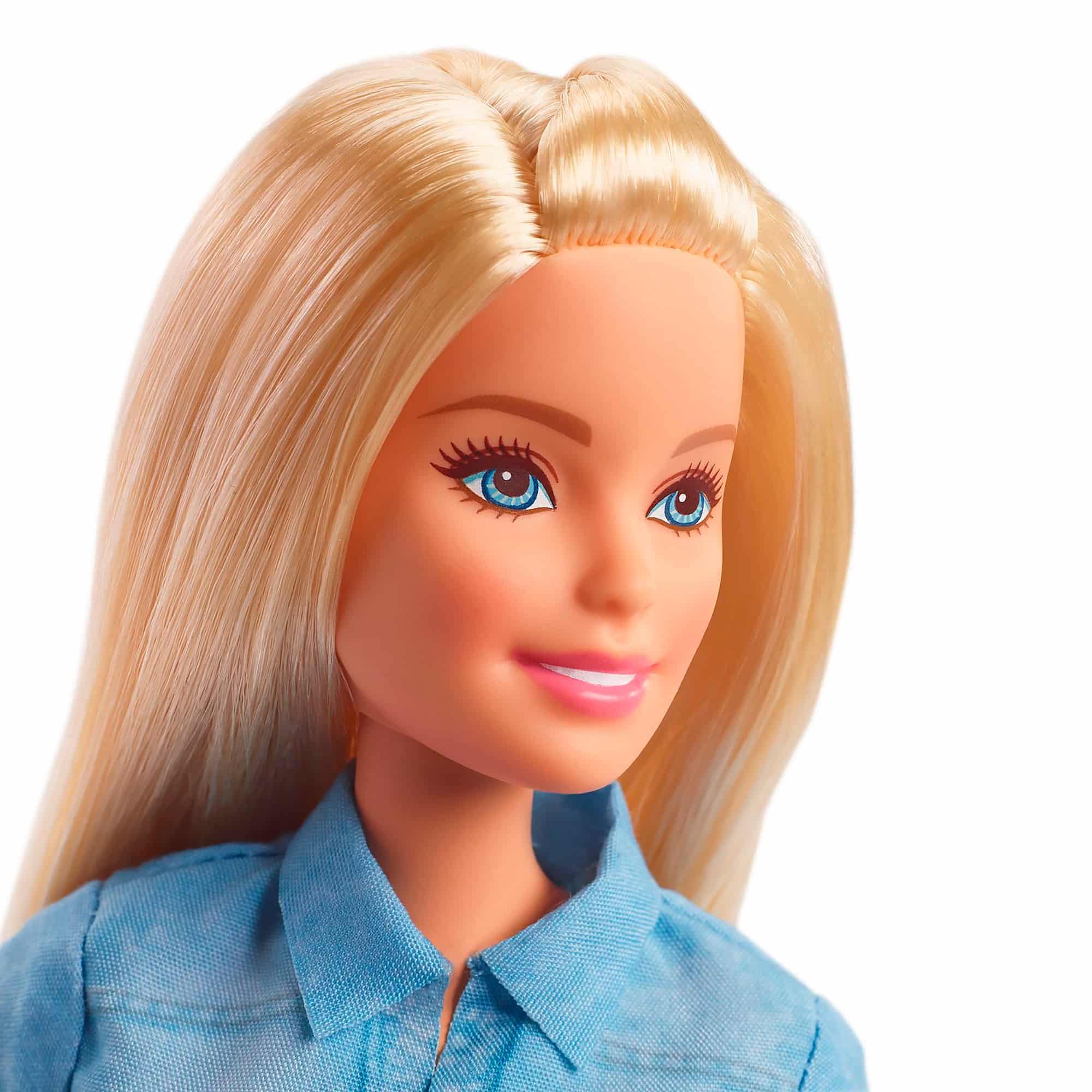 Barbie - Travel Doll Set