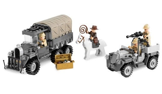 Lego Indiana Jones 7622 Race for the Stolen Treasure - Contents