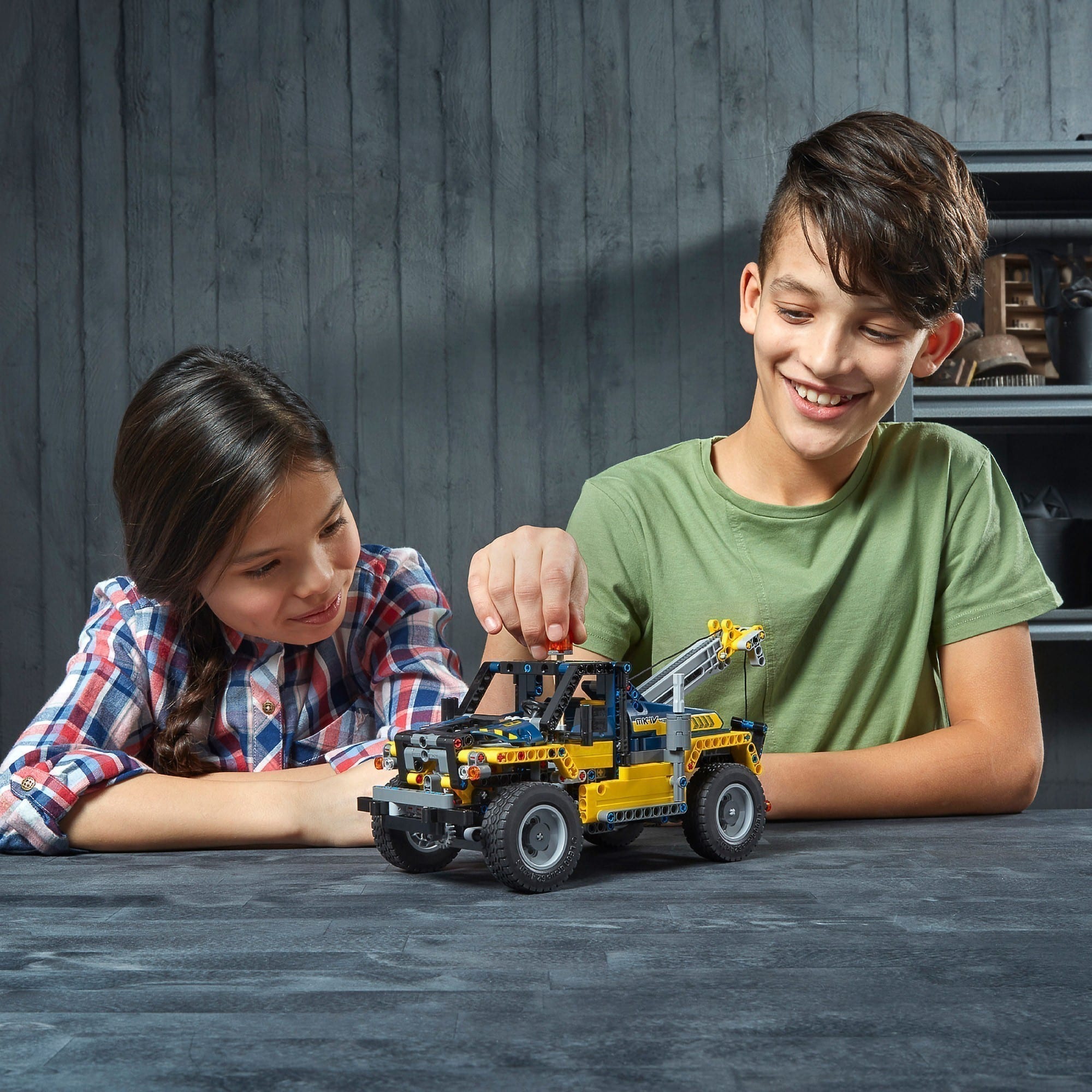 LEGO® Technic 42079 - Heavy Duty Forklift