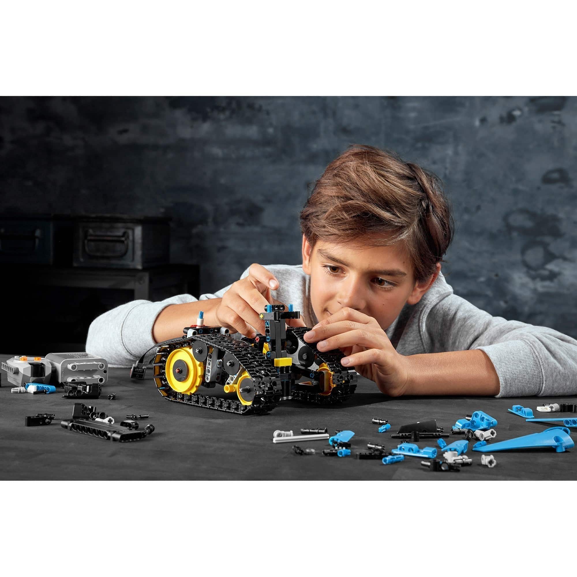 LEGO® Technic™ 42095 - Remote-Controlled Stunt Racer