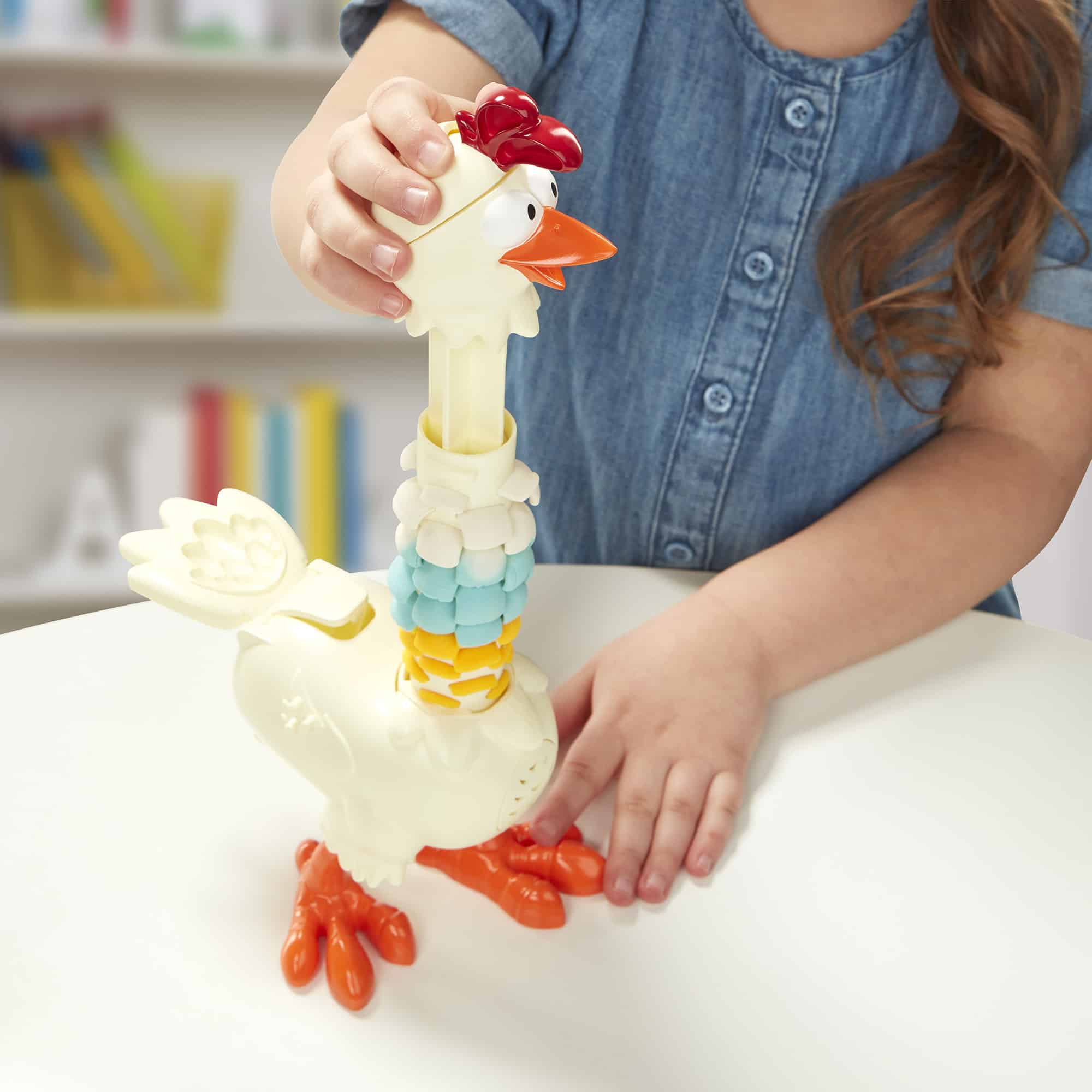 Play-Doh - Animal Crew - Cluck-a-Dee Feather Fun Chicken