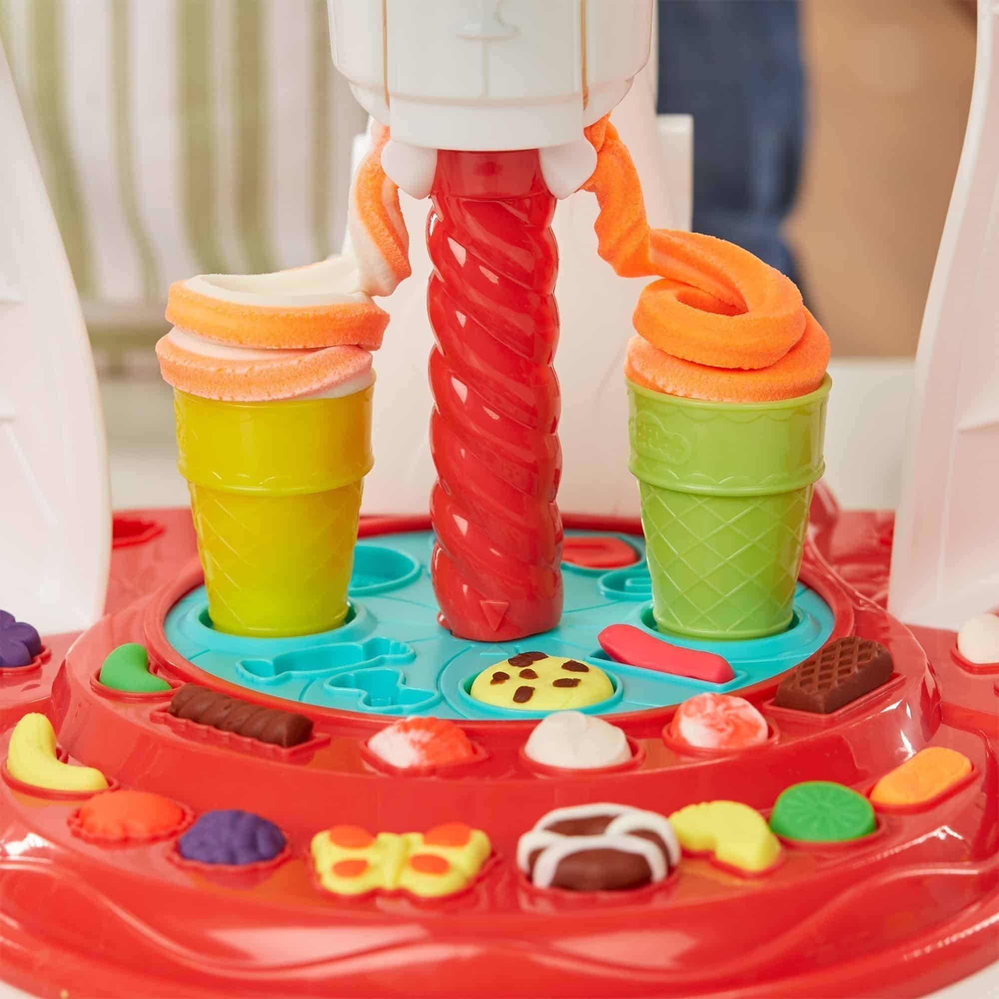 Play-Doh - Kitchen Creations - Ultimate Swirl Ice Cream Maker Play Food Set