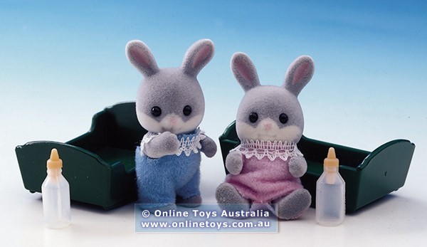 Sylvanian Families - Cottontail Rabbit Baby with Crib SF4035