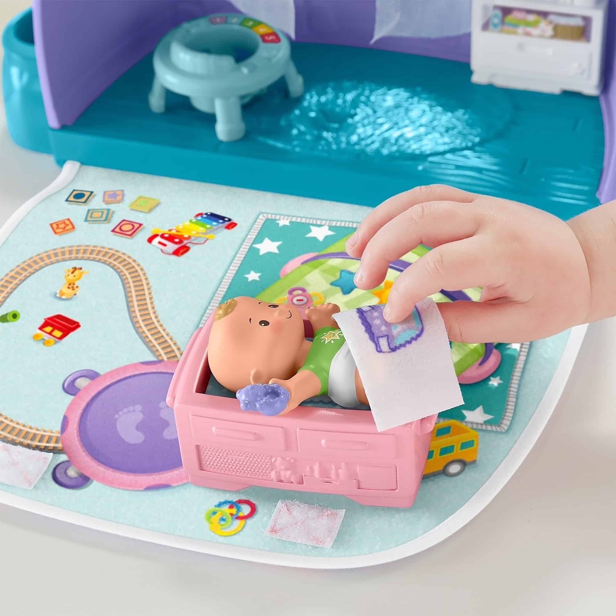 Fisher Price - Little People - Cuddle & Play Nursery