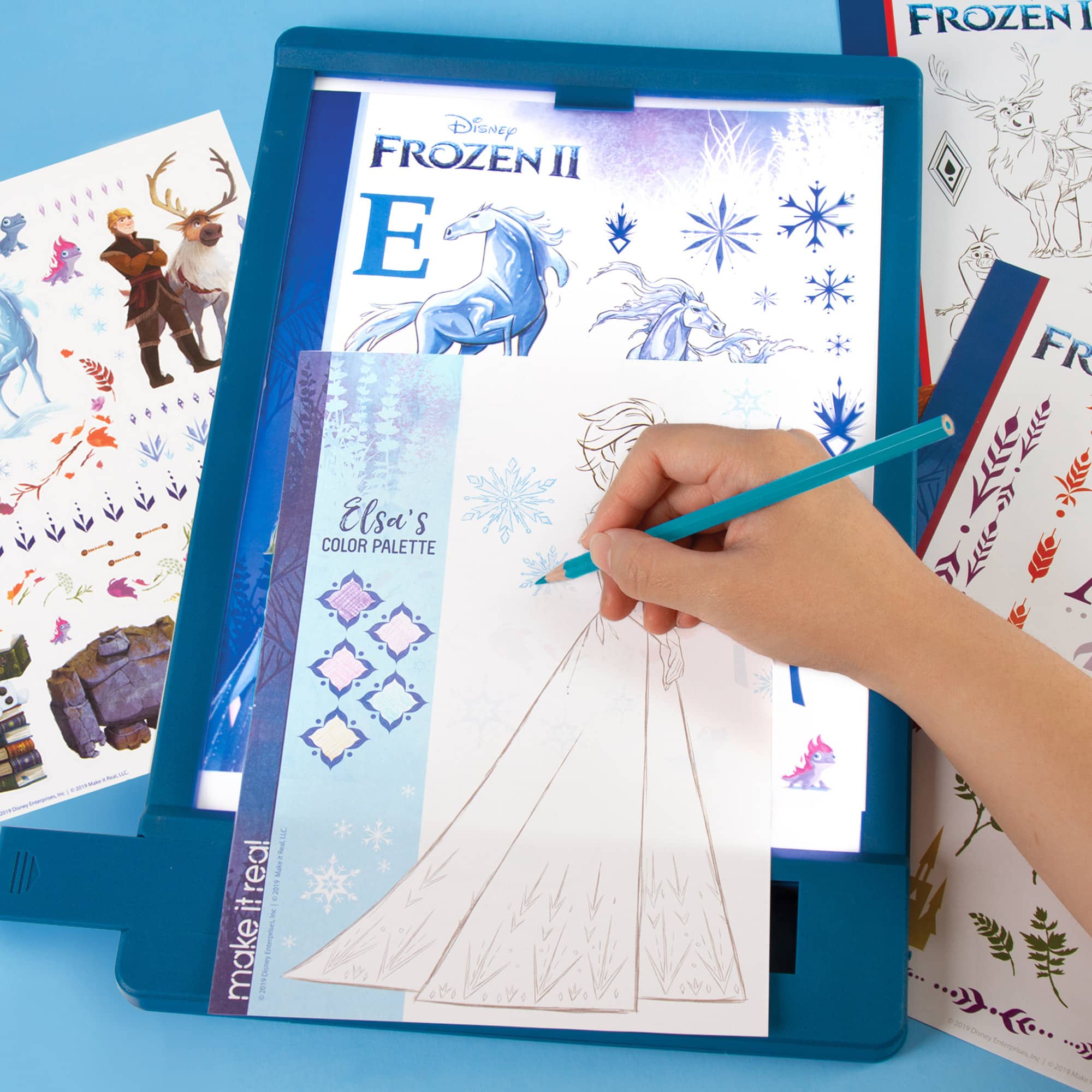 Make It Real - Disney Frozen 2 Fashion Design Tracing Light Table