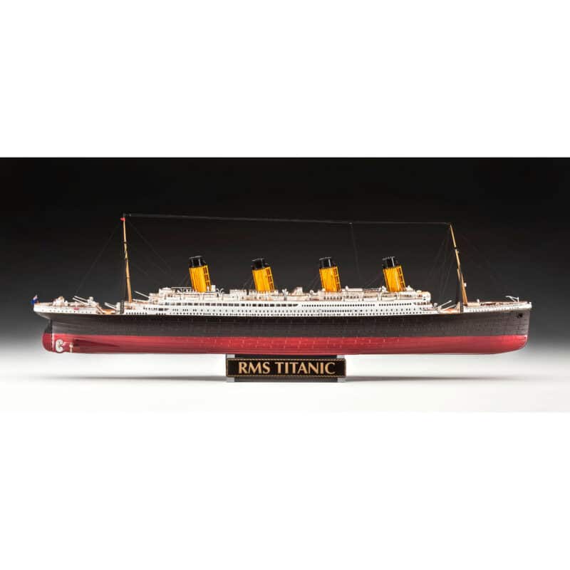 Revell-05715-RMS-100-Aniversay-Edition-Set3