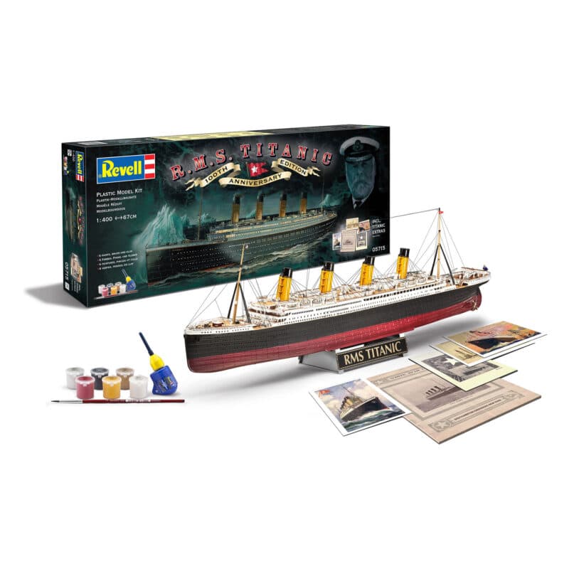 Revell 05715 RMS 100 Anniversary Edition Set