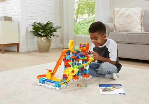 child playing with the Vtech Marble Rush Speedway Set