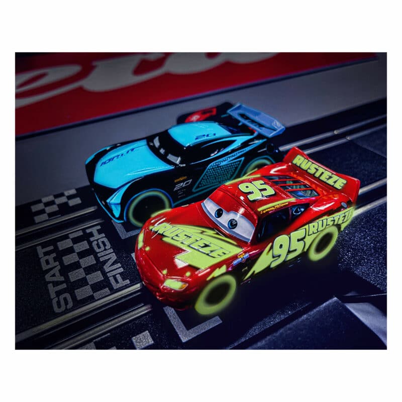 Carrera GO - Disney Pixar Cars Glow Racers Slot Car set-Cars