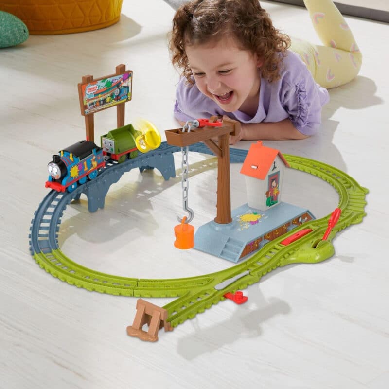 Thomas And Friends - Paint Delivery Motorized Train Set1