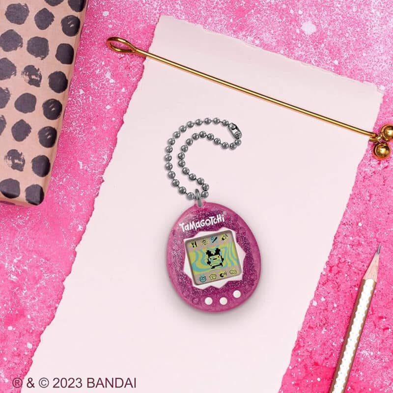 Original Tamagotchi Pink Glitter-lifestyle